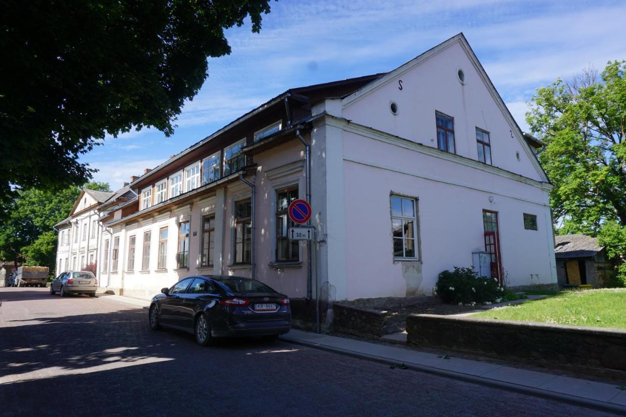 Pilskalnu Hostelis Kuldīga Exterior foto